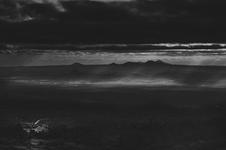 fotografia en blanco y negro del desierto de atacama